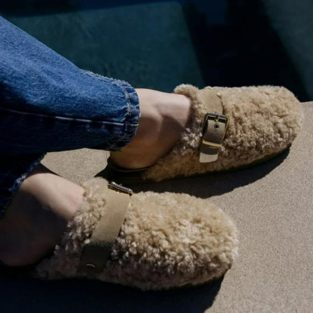 ZARA FAUX FLEECE CLOGS